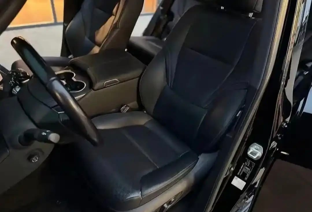 Toyota Land Cruiser LC300 interior design 