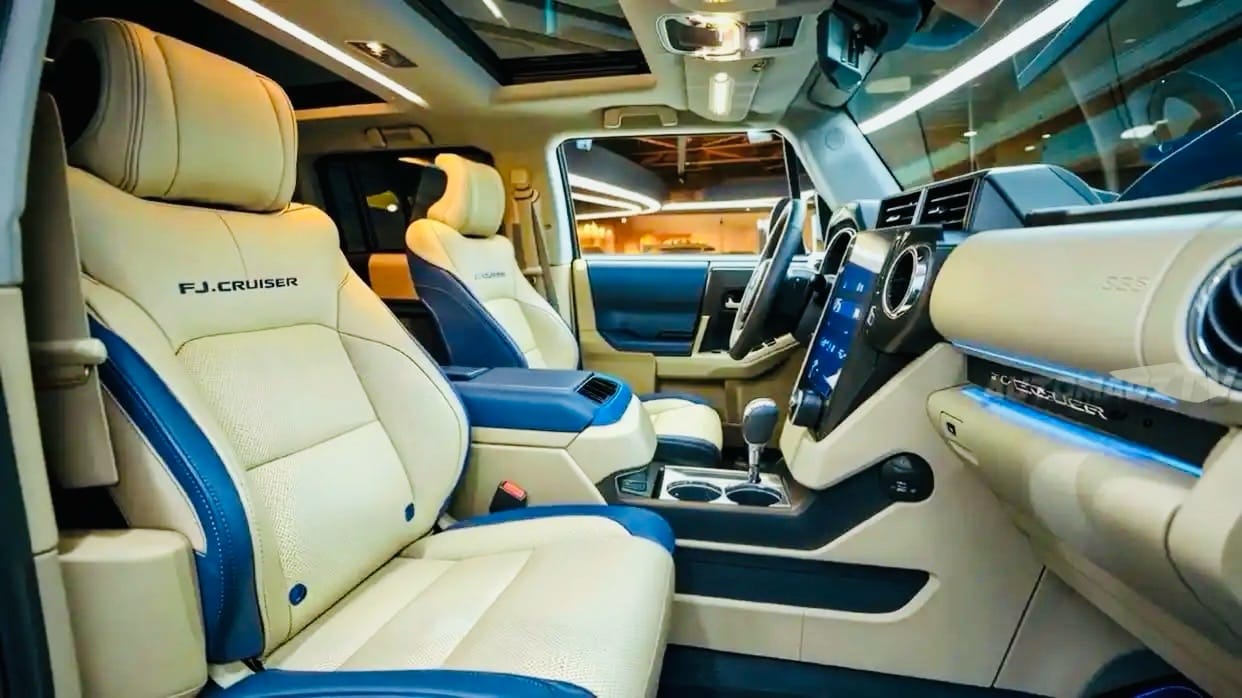Toyota FJ Cruiser interior 