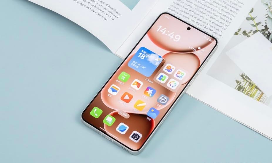 OPPO Find X9 Pro smartphone with Dimensity 9500 chipset and 200MP periscope camera displayed on a desk