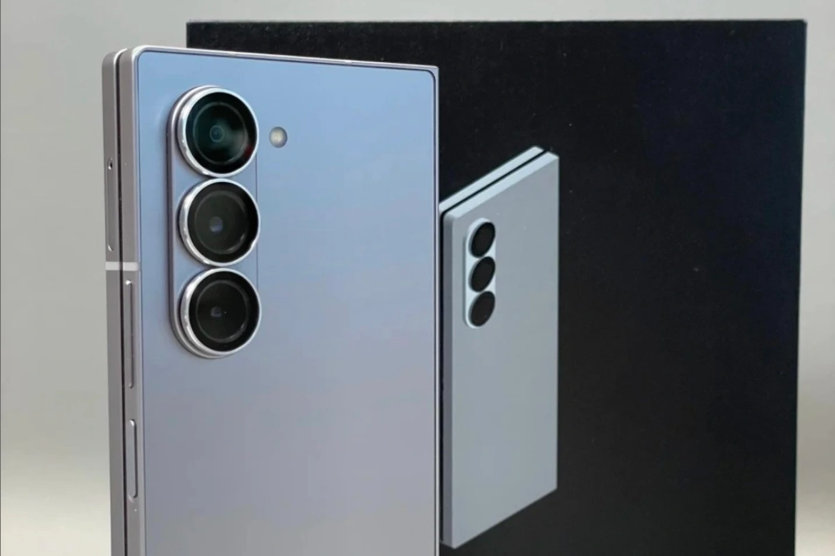 Galaxy Z Fold 7 rear triple camera close-up