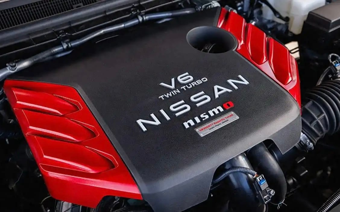 Nissan V6 twin-turbo engine with Nismo badging
