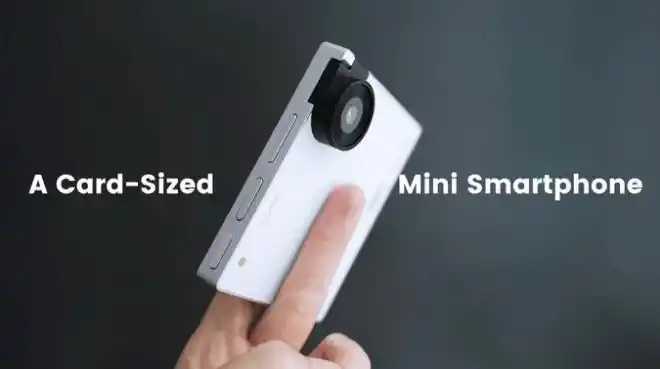 Rotating camera on mini phone