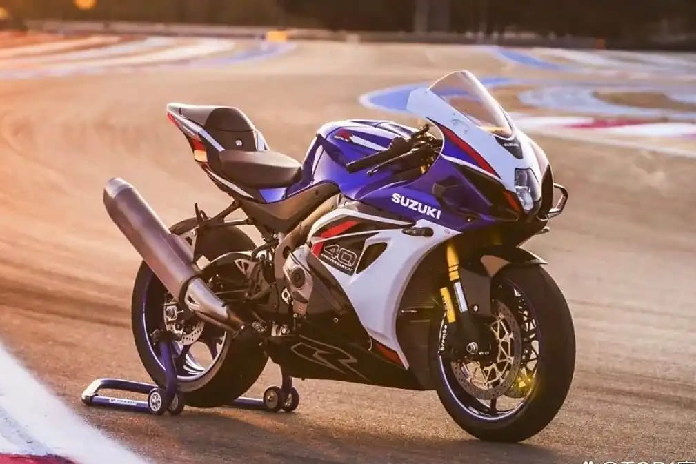 Suzuki GSX-R1000R 40th Anniversary in blue and white on race track
